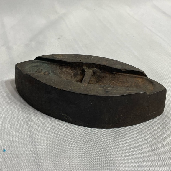 Antique sad iron head great condition - Picture 5 of 6
